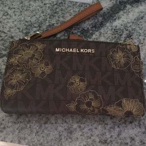 Michael Kors Double Zip Wallet
